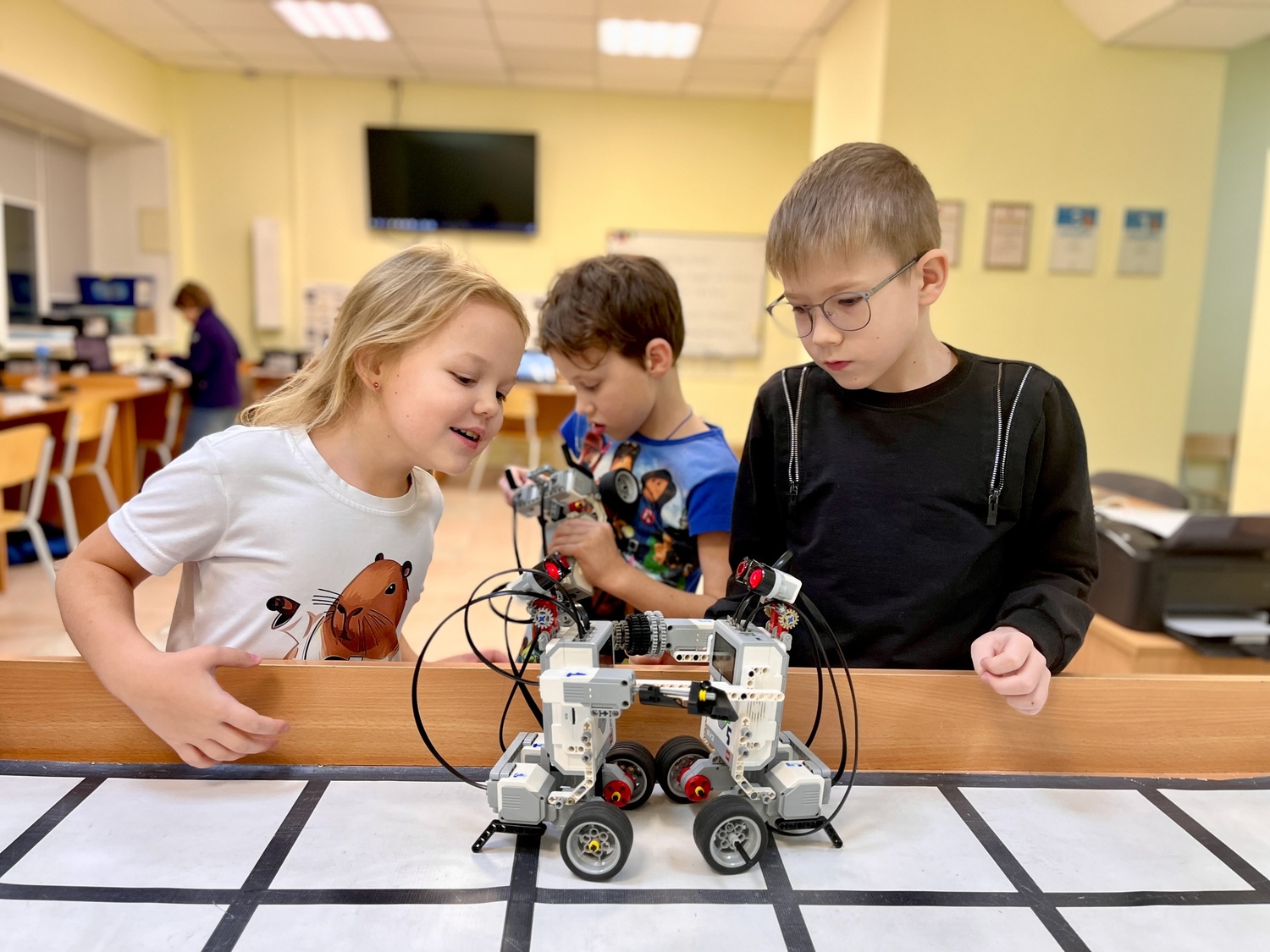 Открыта запись на смены 2025 года! Подробности: 210-30-10 Кибертроник, лагерь CyberCamp, Пермь, робототехника и программирование