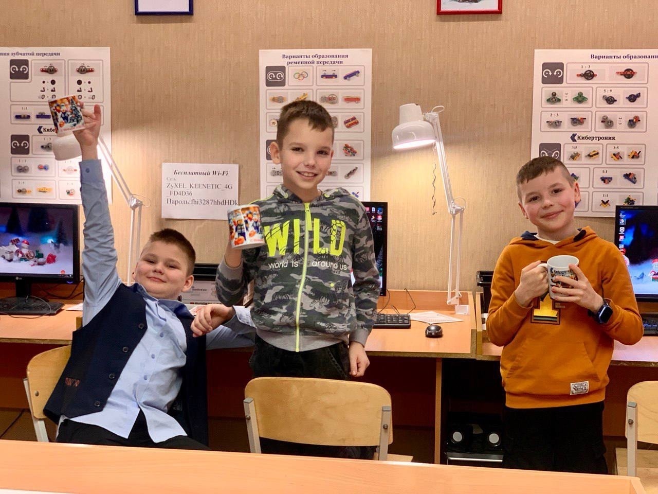 Открыта запись на смены 2025 года! Подробности: 210-30-10 Кибертроник, лагерь CyberCamp, Пермь, робототехника и программирование